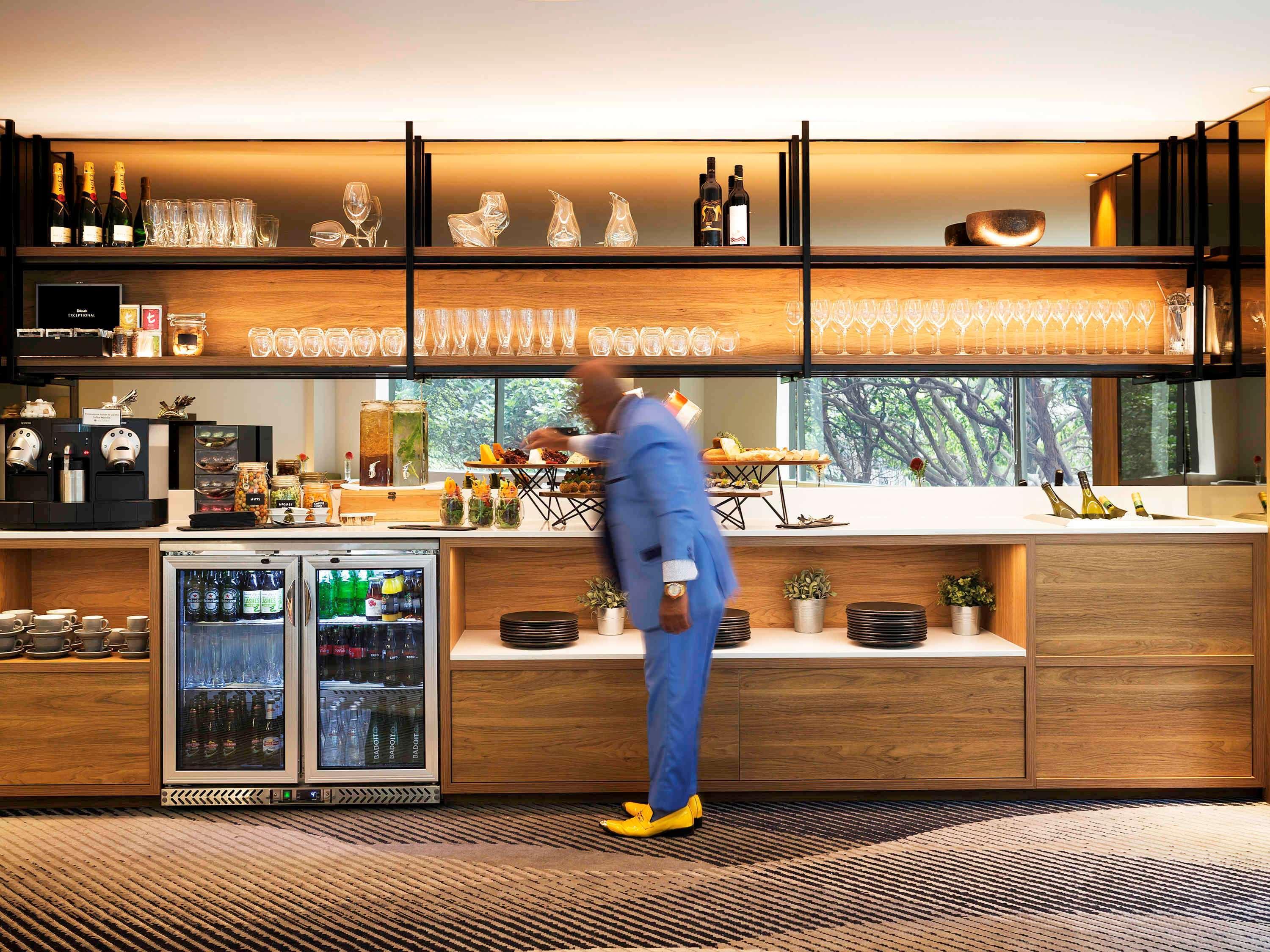 Pullman Sydney Olympic Park Hotel Exterior photo The bar at the lounge